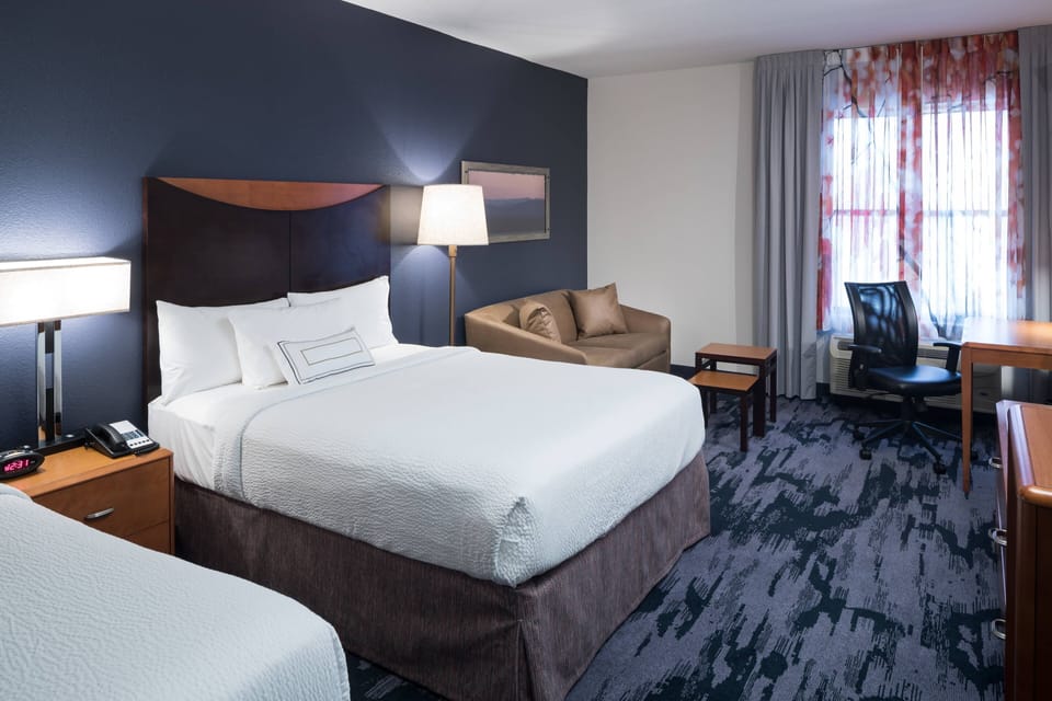 Down comforters, in-room safe, desk, iron/ironing board
