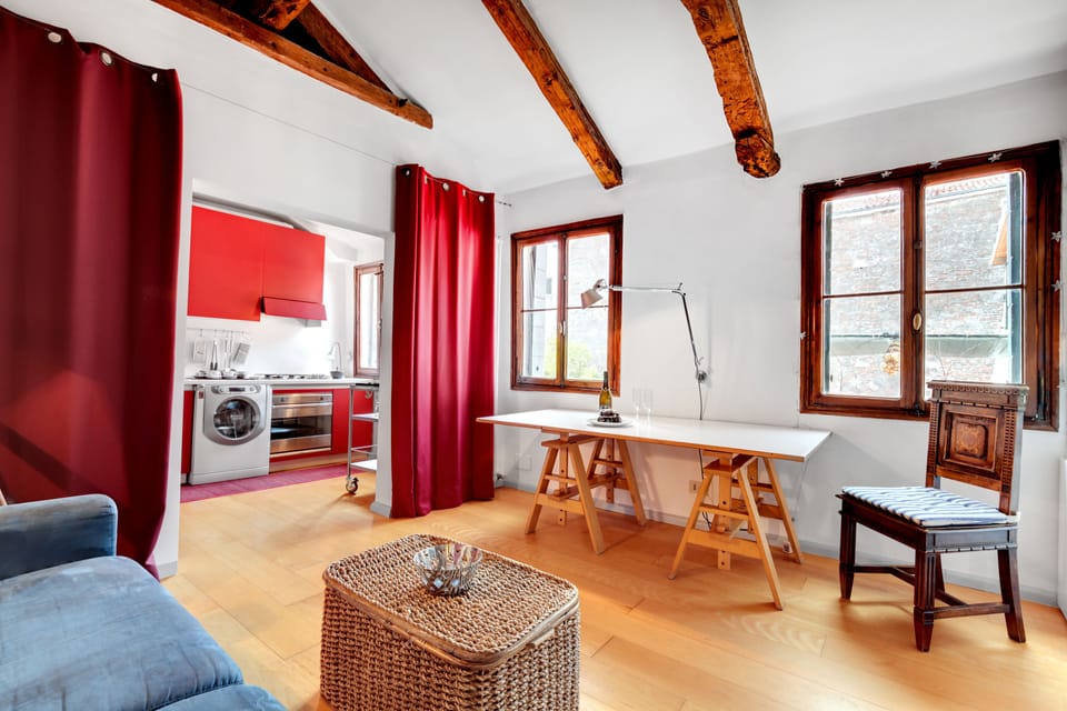 Apartment | Living area | Flat-screen TV