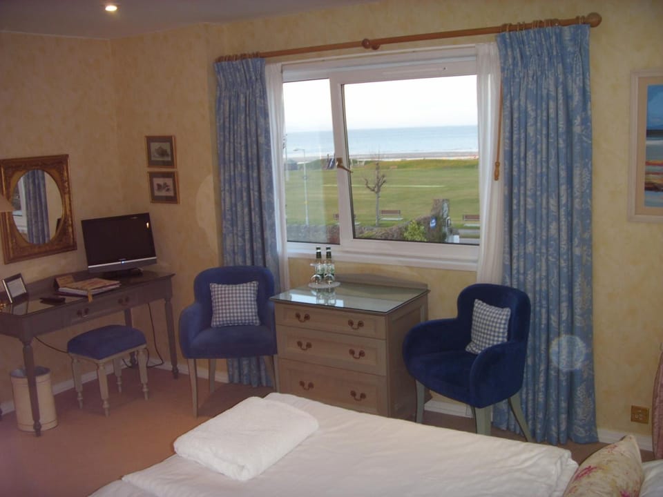 Individually decorated, desk, iron/ironing board, free WiFi