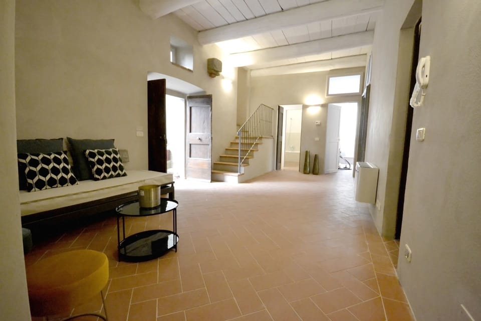 Apartment | Living area | Flat-screen TV