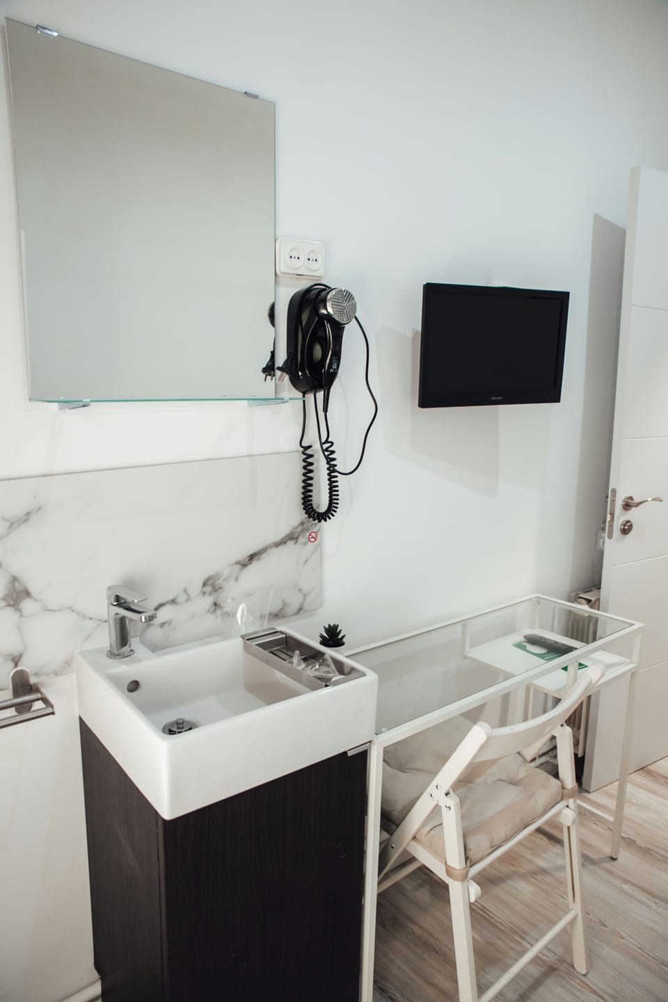 Single Room, Shared Bathroom | WiFi (free), bed sheets