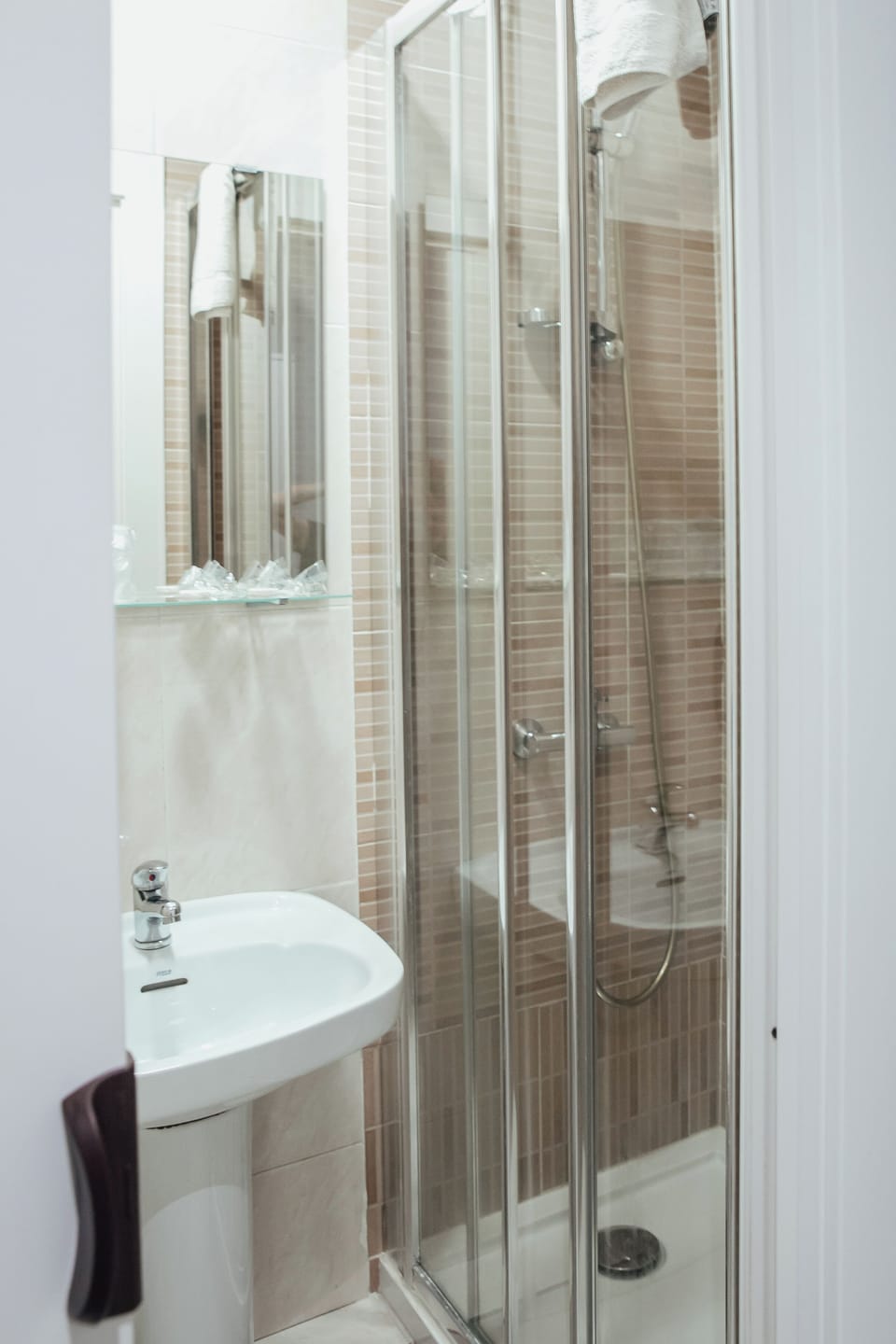 Twin Room | Bathroom | Towels