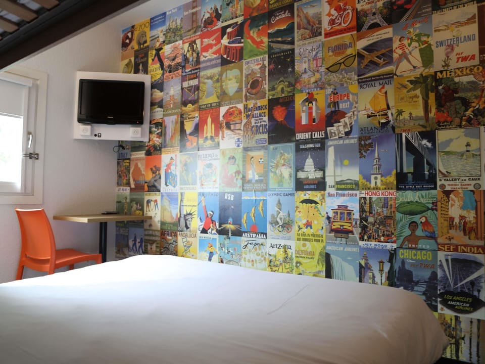 Individually furnished, laptop workspace, soundproofing, free WiFi
