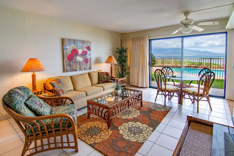 Ground floor with beautiful pool and ocean views!  Just a few short steps to pool!