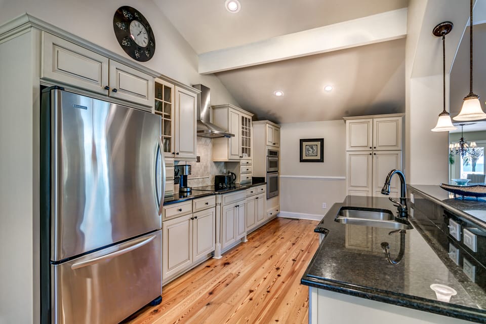 New Stainless Appliances! 2 Icemakers!