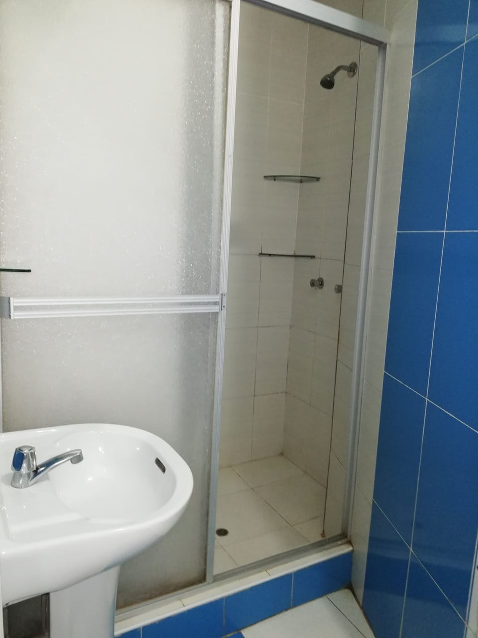Shower, towels
