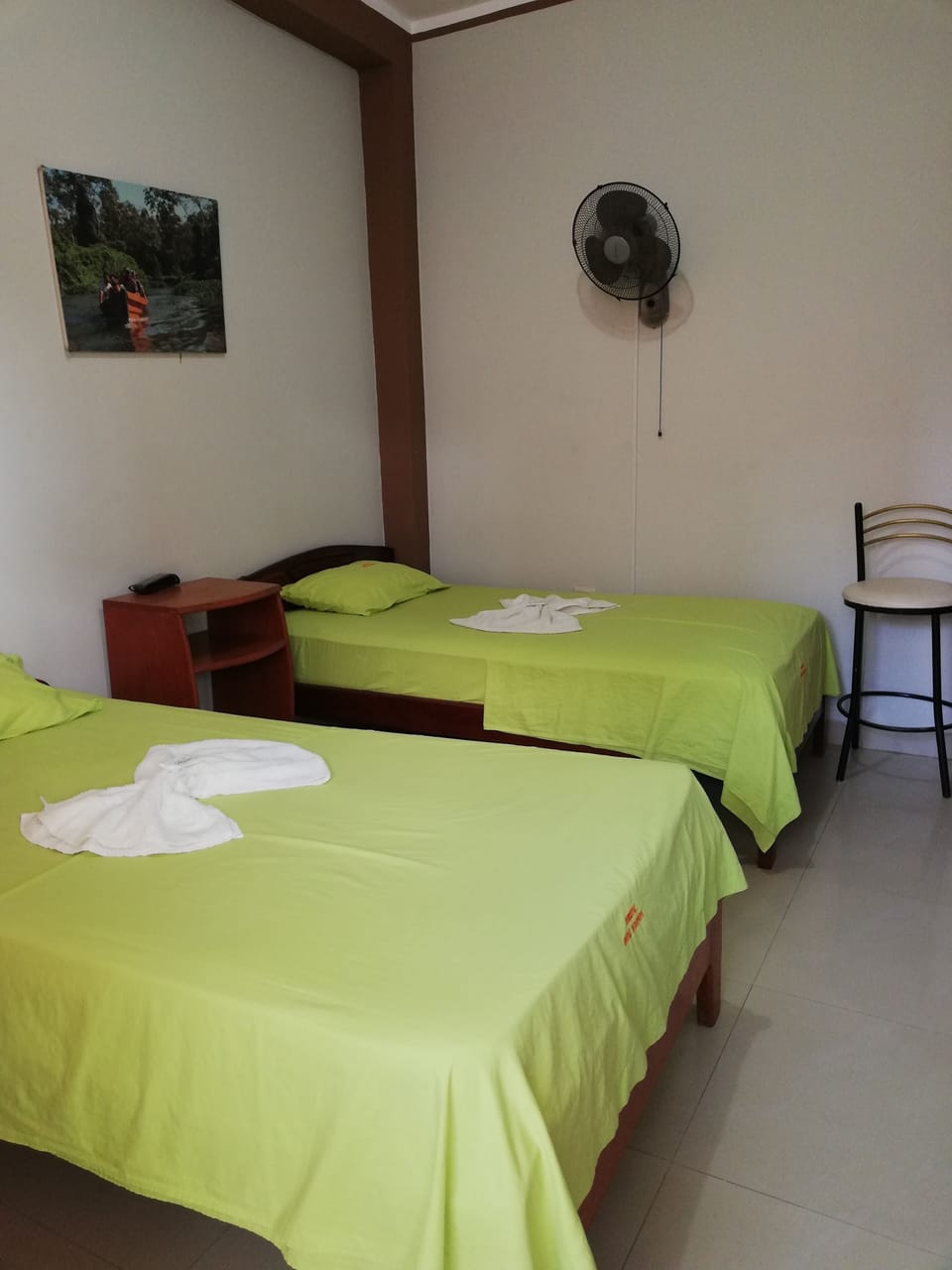 Habitación Doble (02 camas de plaza y media) | Free WiFi, bed sheets