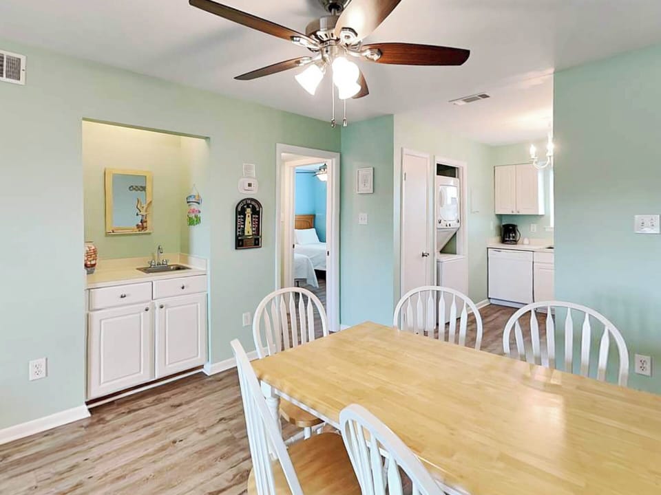 Wet Bar + Happy Hour = Tybee Time