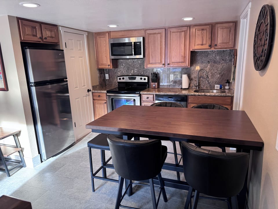Fully equipped kitchen.