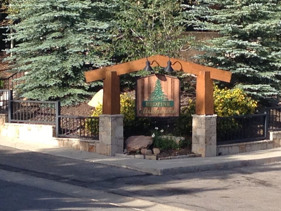 Red Pine clubhouse entry signage.
