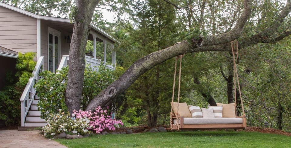 View from the pool: The Carriage House and the daybed. (Reverse of 1st picture)