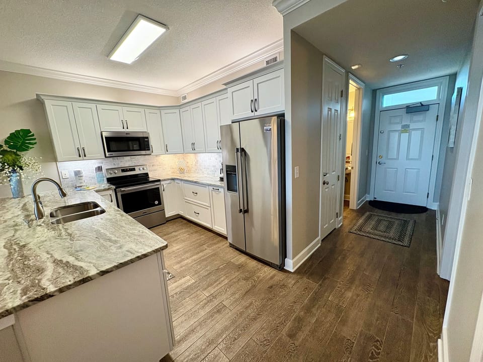 Fully Stocked  Updated Kitchen