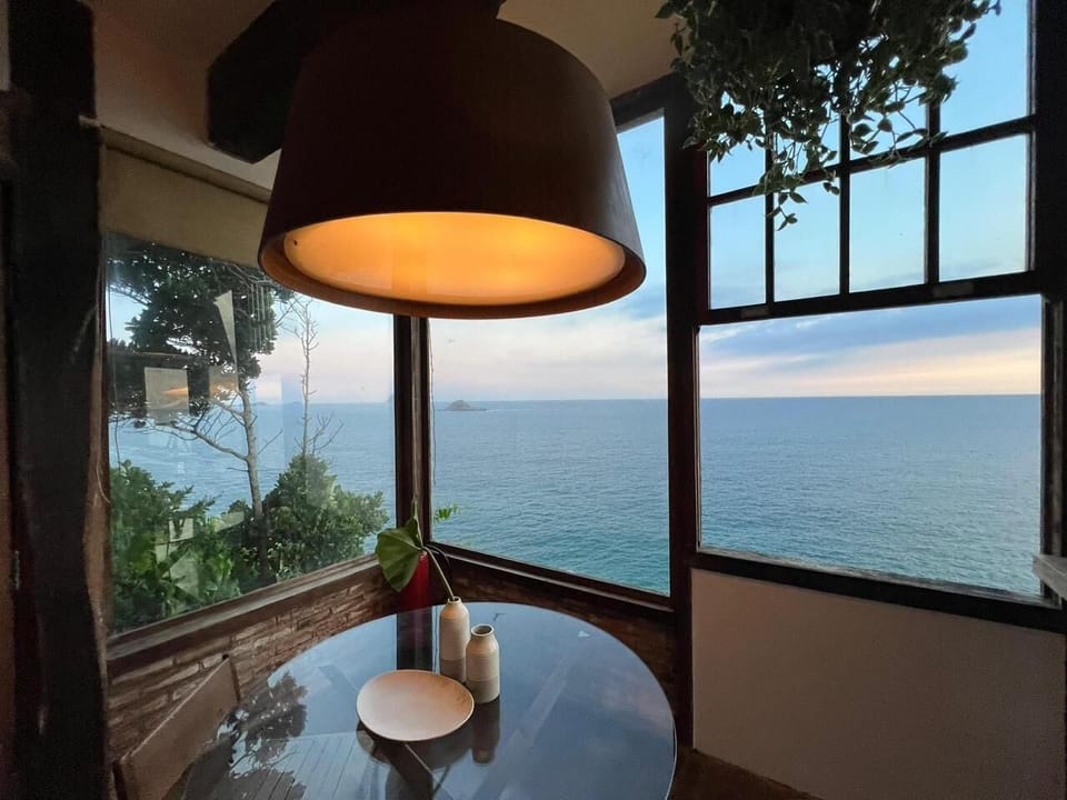 Suite La Mer | In-room dining