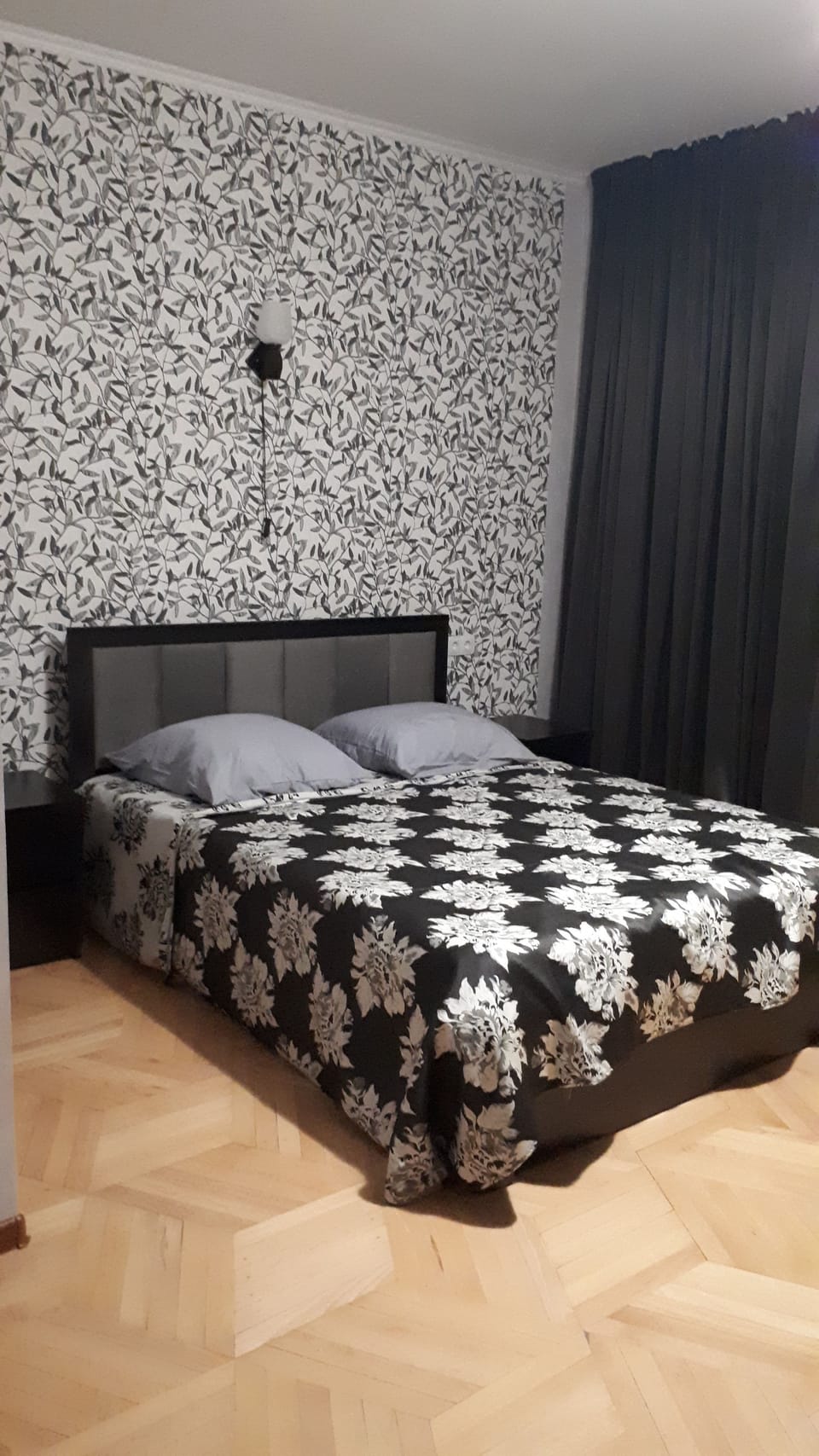 Deluxe Double Room, 1 King Bed, Balcony | 1 bedroom, soundproofing, iron/ironing board, rollaway beds