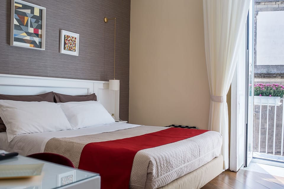 Comfort Room | Premium bedding, down comforters, memory foam beds, minibar