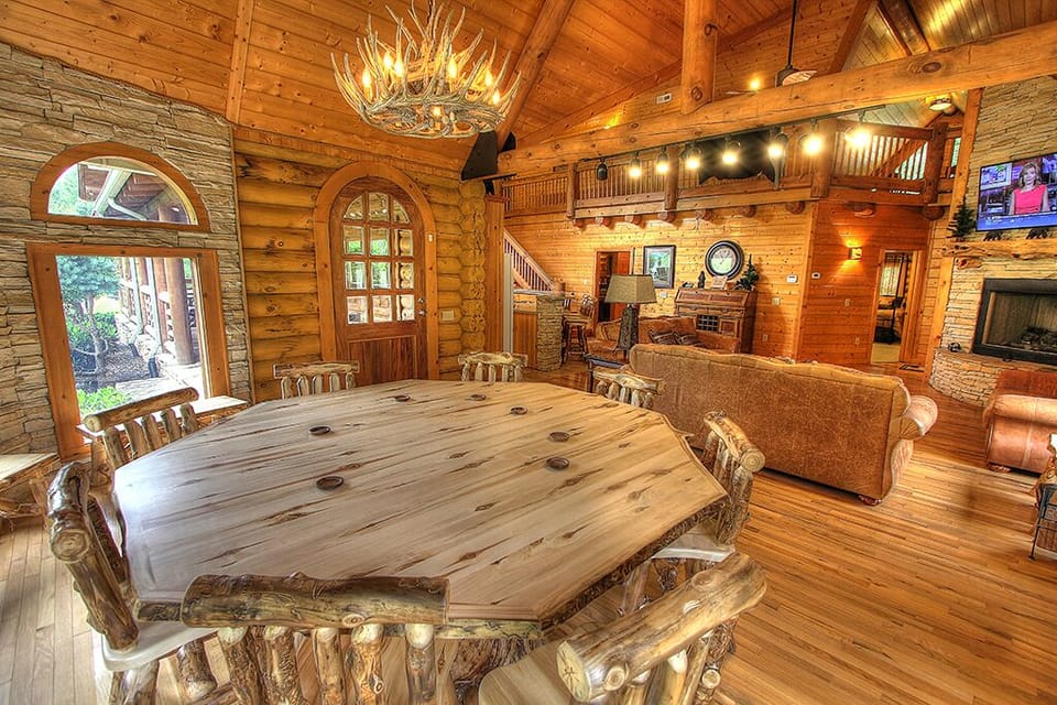 The Perfect Vacation Cabin Rental in East Tennessee just Seconds from Downtown Pigeon Forge and minutes from Gatlinburg or Sevierville.  