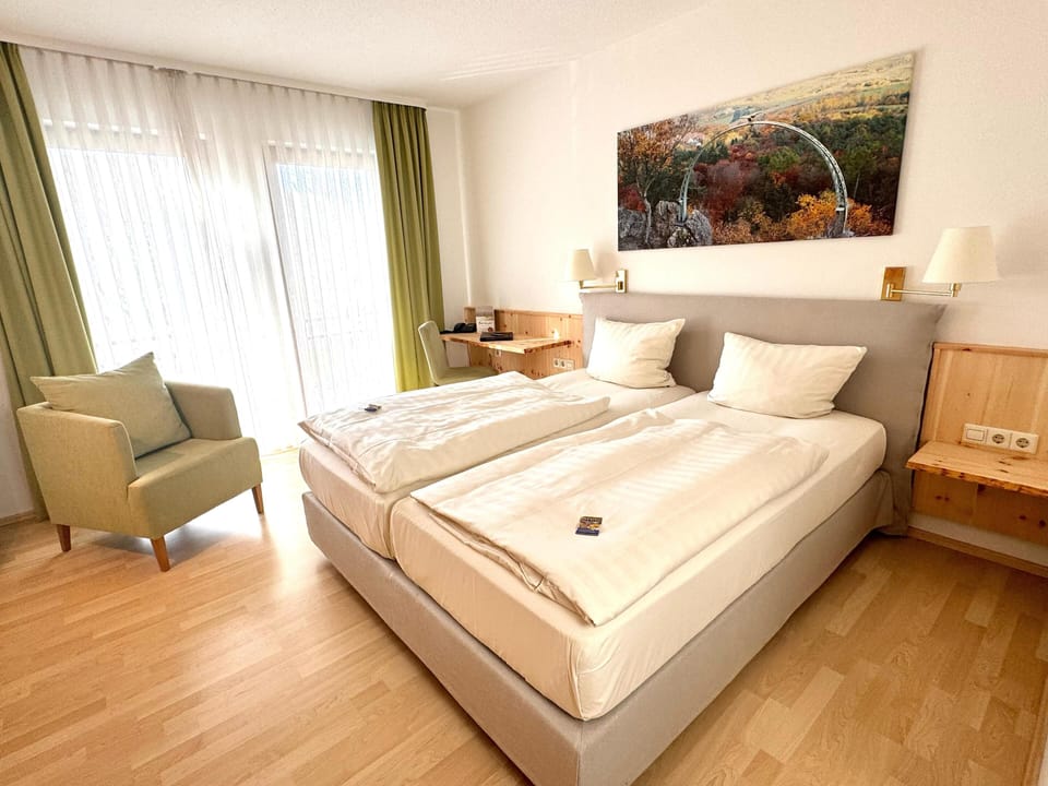 Economy Double Room (Ludwigsturm) | Premium bedding, minibar, in-room safe, desk