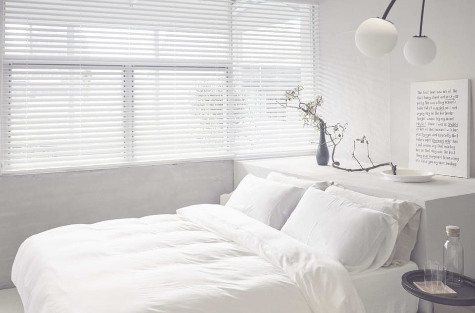 Signature Penthouse | Premium bedding, desk, iron/ironing board, free WiFi
