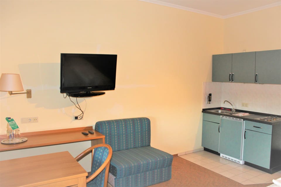 Double or Twin Room | Private kitchenette