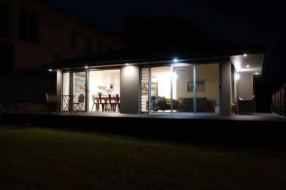 House fully fitted with blinds