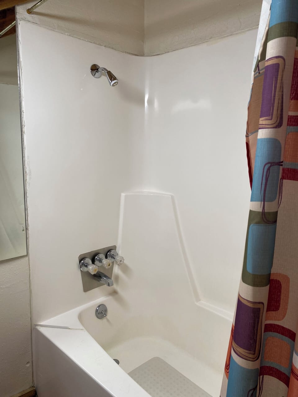 Tub/Shower in loft bathroom