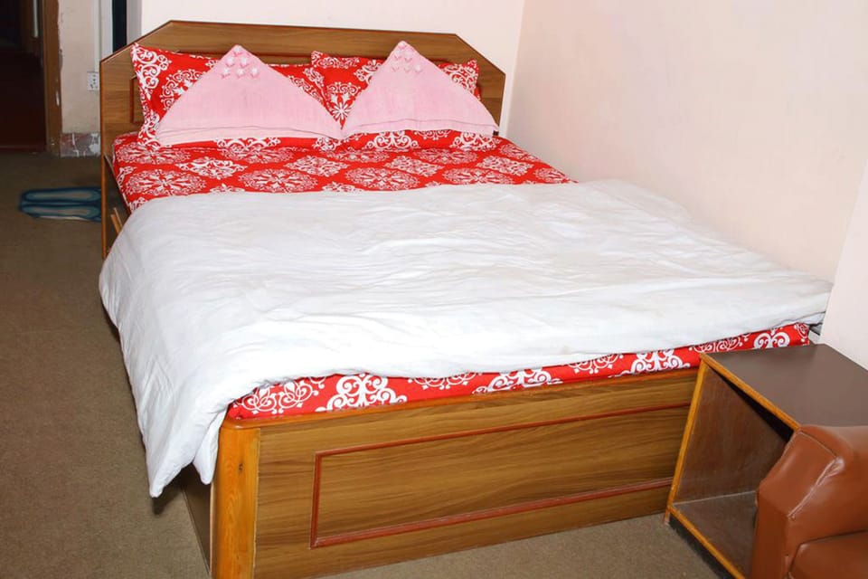 Twin Room | In-room safe, iron/ironing board, free WiFi