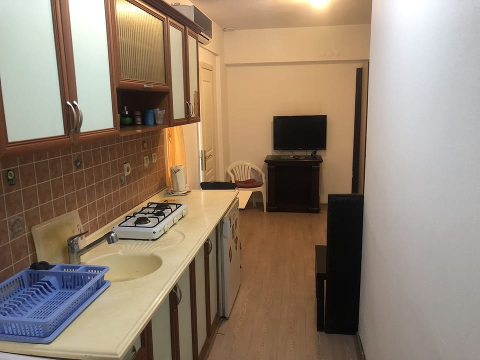 Single Room | Desk, soundproofing, free WiFi, bed sheets