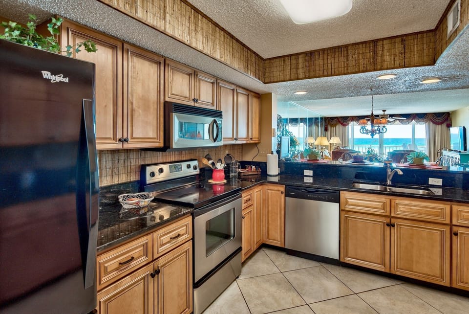 Kitchen toward gulf