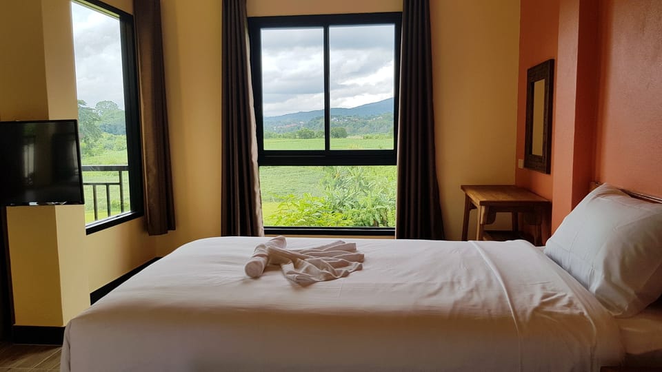 Superior Twin | Blackout drapes, soundproofing, free WiFi, bed sheets