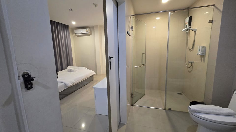 Grand Deluxe Family - Building 1 | Blackout drapes, free WiFi, bed sheets, wheelchair access