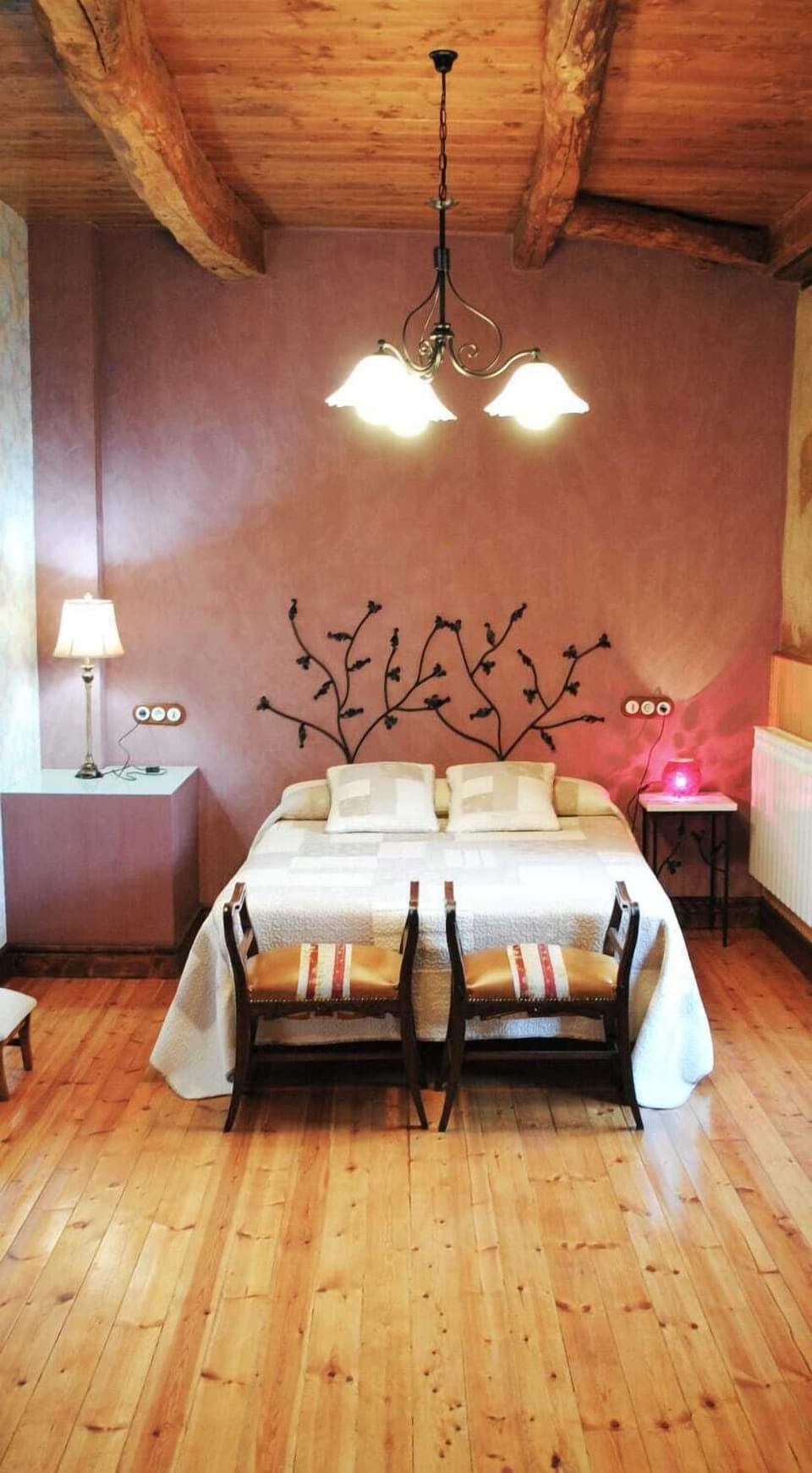 Suite, Hot Tub | 7 bedrooms, desk, soundproofing, cribs/infant beds