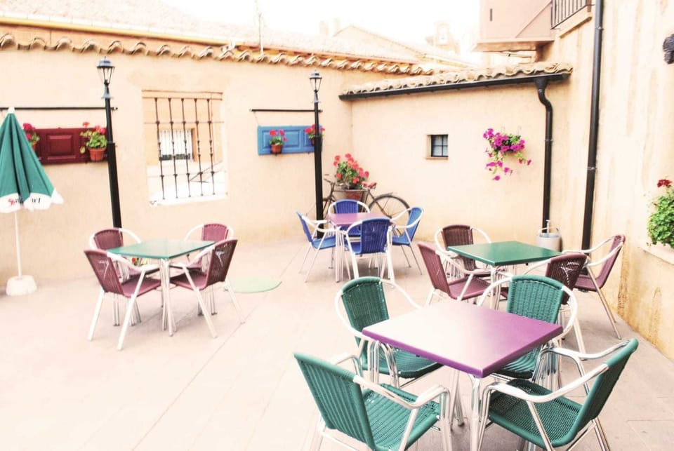 Hostal Los Oteros Hostel in Castile and León
