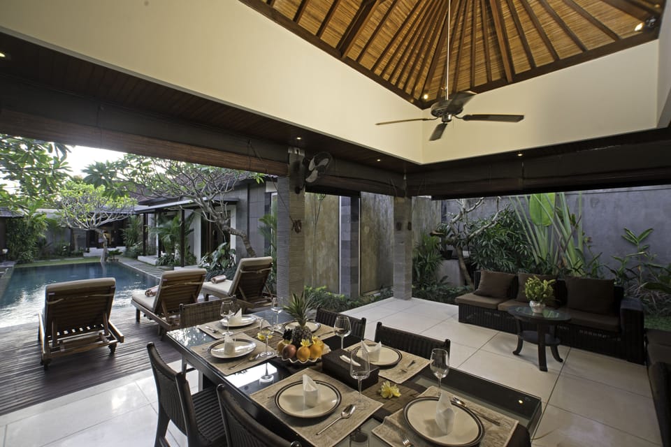 Superior Villa, 3 Bedrooms, Poolside | In-room dining