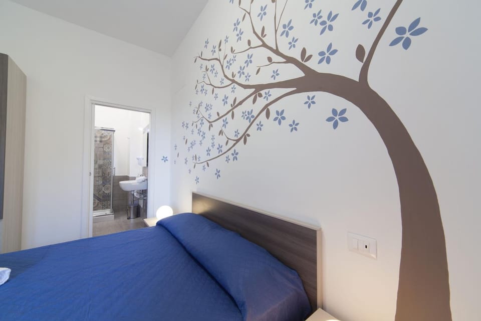 1 bedroom, premium bedding, down comforters, minibar