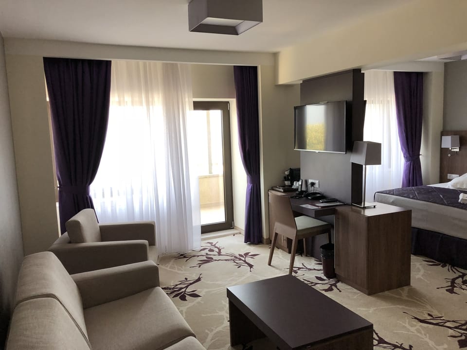 1 bedroom, minibar, in-room safe, desk
