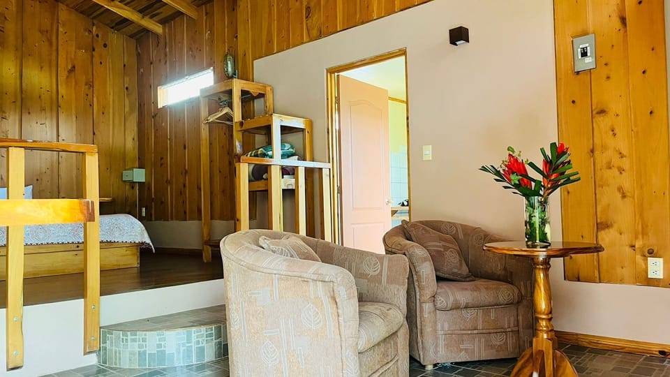 Junior Suite, 1 King Bed, Garden View | 1 bedroom, in-room safe, desk, free WiFi