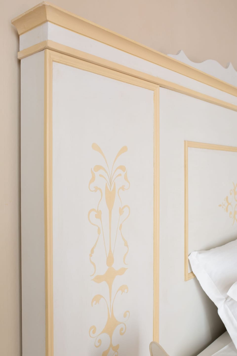 Egyptian cotton sheets, premium bedding, memory foam beds, minibar