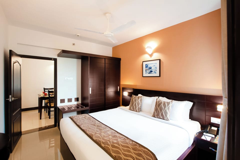 Privilege Suite With Balcony | In-room safe, desk, blackout drapes, soundproofing
