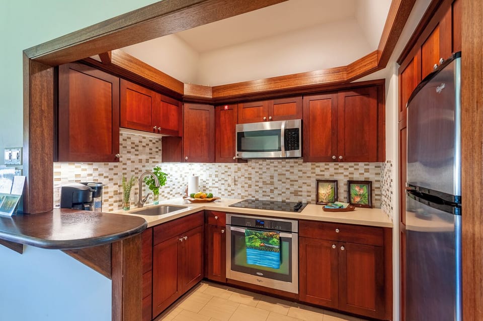 Hanalei Colony Resort E3 Kauai Condo - Kitchen.