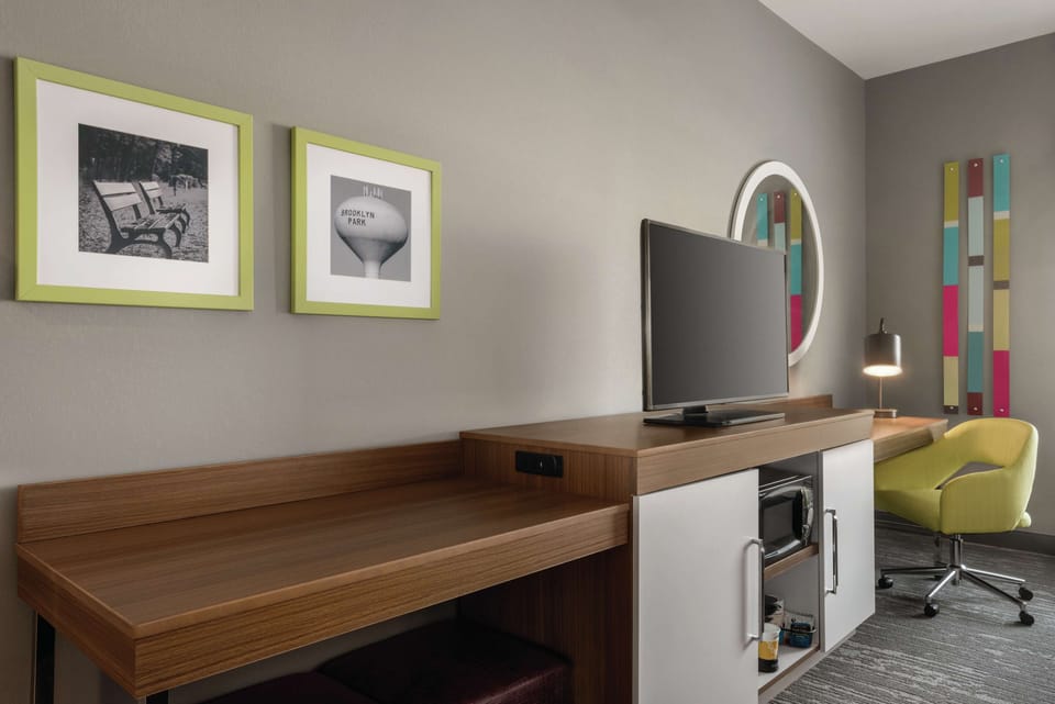 In-room safe, free WiFi, bed sheets