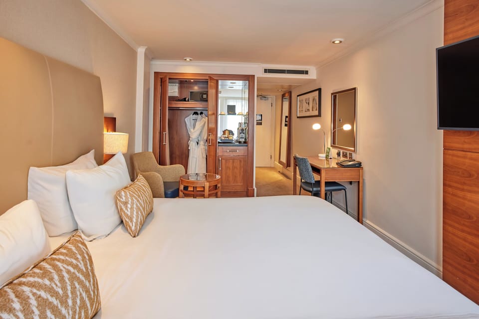 In-room safe, desk, soundproofing, iron/ironing board