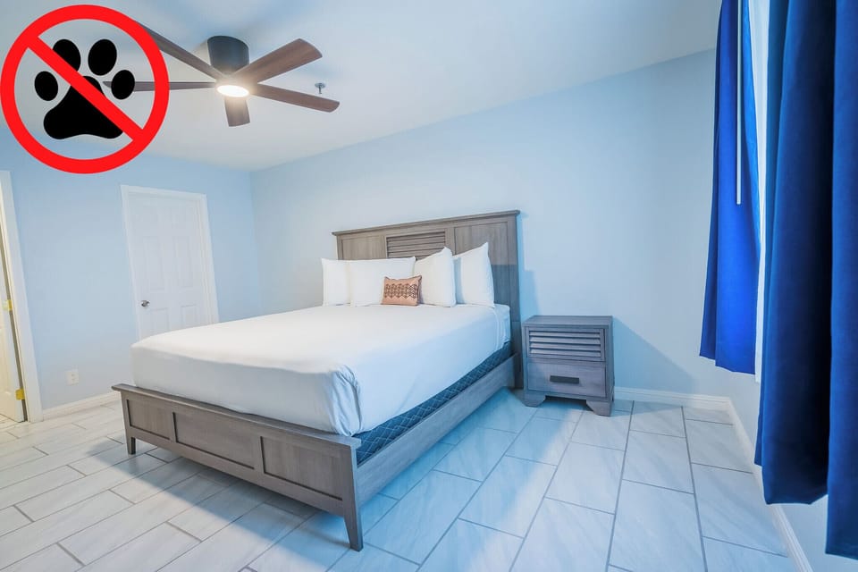 Family Apartment | Hypo-allergenic bedding available, desk, blackout drapes