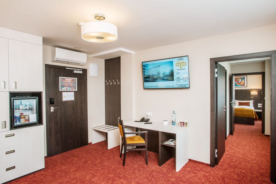Minibar, in-room safe, desk, blackout drapes