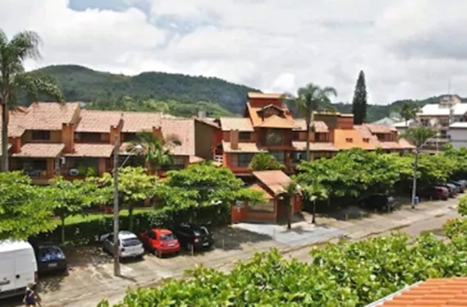 Apartment, 2 Bedrooms (Condominio Clube Atlantico) | Minibar, desk, blackout drapes, bed sheets