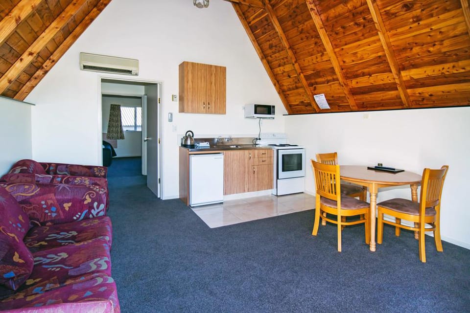 One Bedroom - CHALET | Private kitchenette | Fridge, microwave, coffee/tea maker