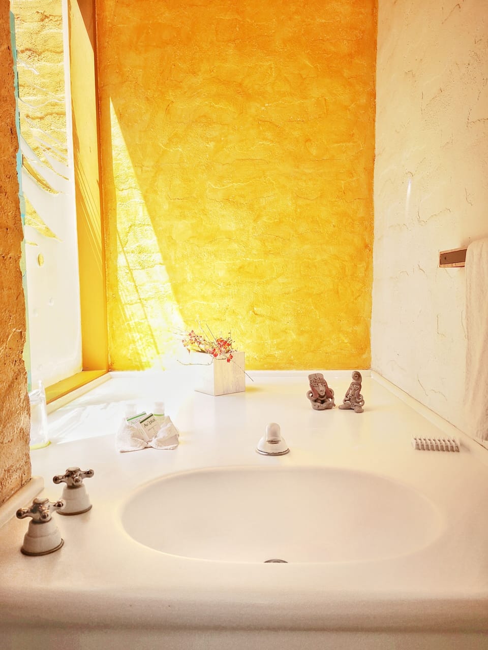 Standard Room | Bathroom | Shower, free toiletries, hair dryer (on request), towels