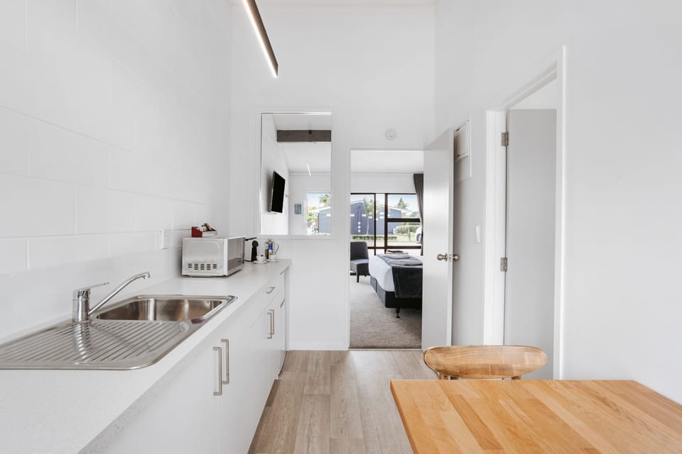 Executive King Studio (with Aircon) | Private kitchenette | Microwave, stovetop, toaster, rice cooker