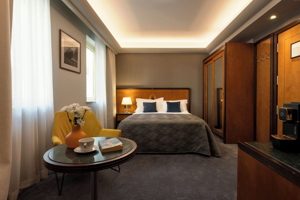 Hypo-allergenic bedding available, minibar, in-room safe, desk