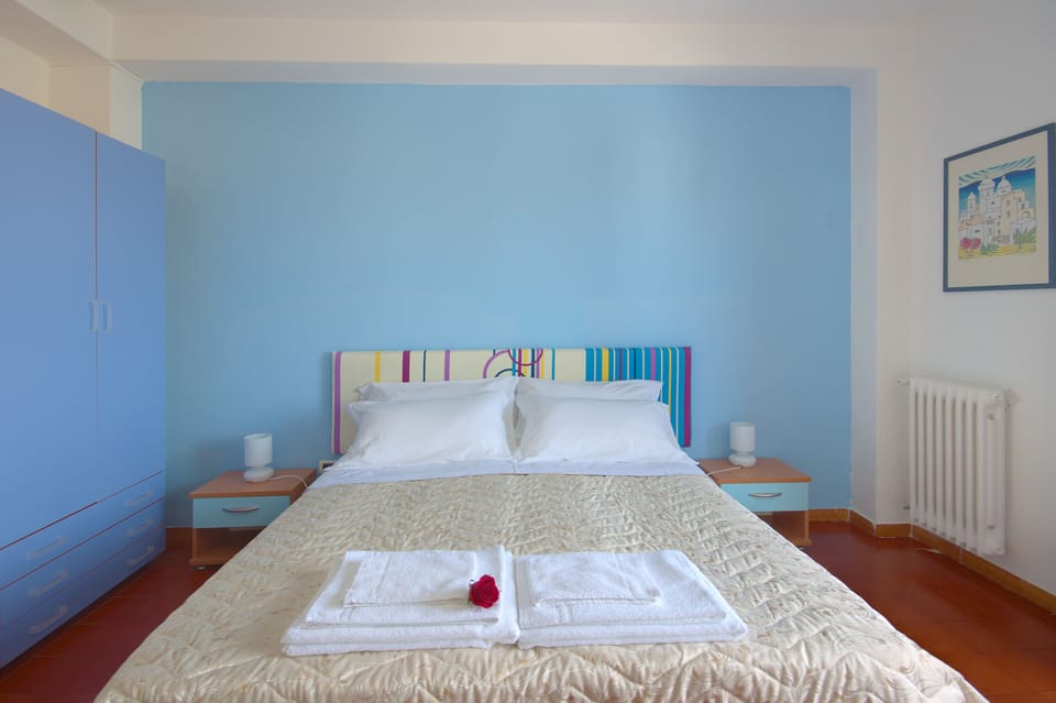 In-room safe, desk, free WiFi, bed sheets
