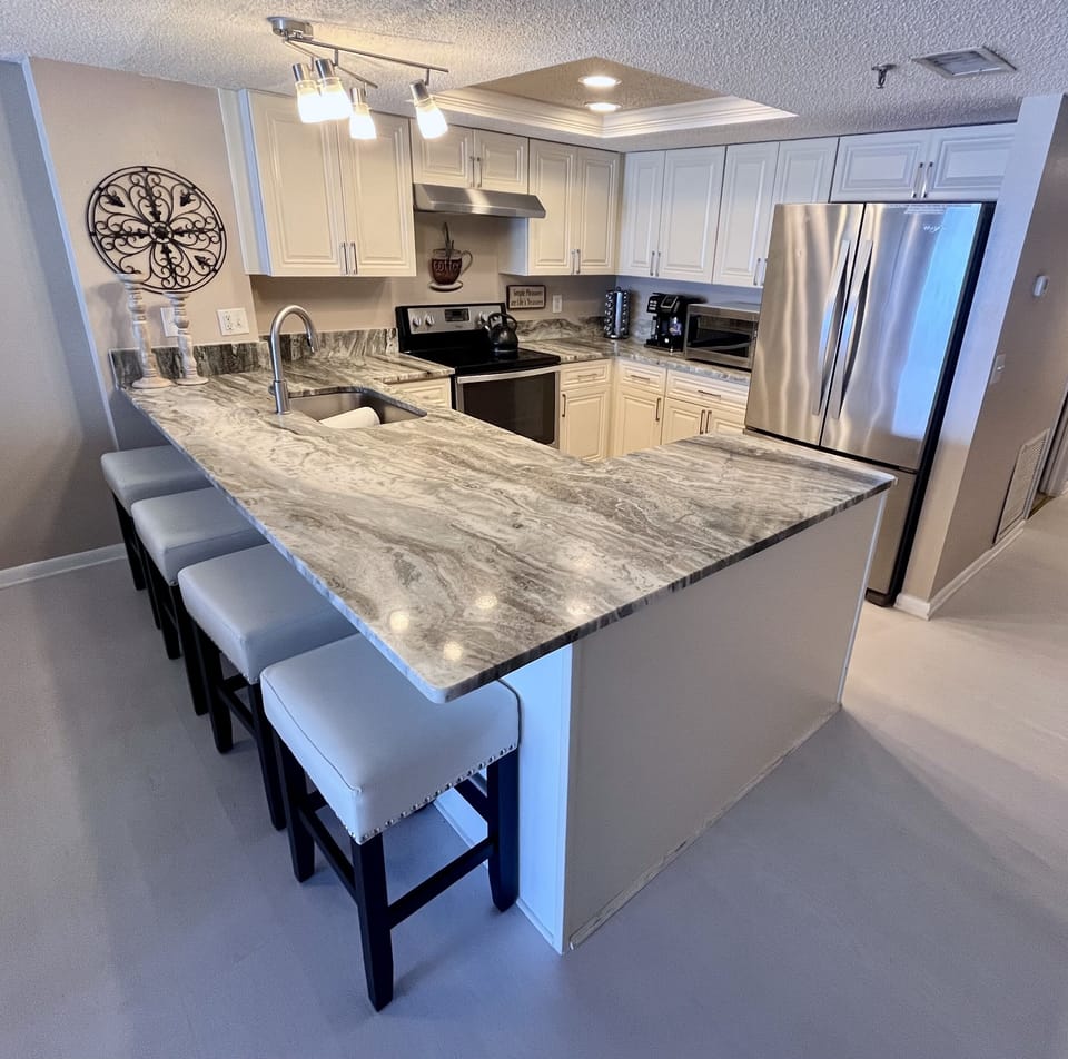 Updated kitchen fully stocked 